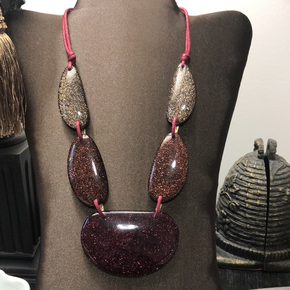 NWOT Glittery Necklace with Earrings Set - Picture 3 of 5